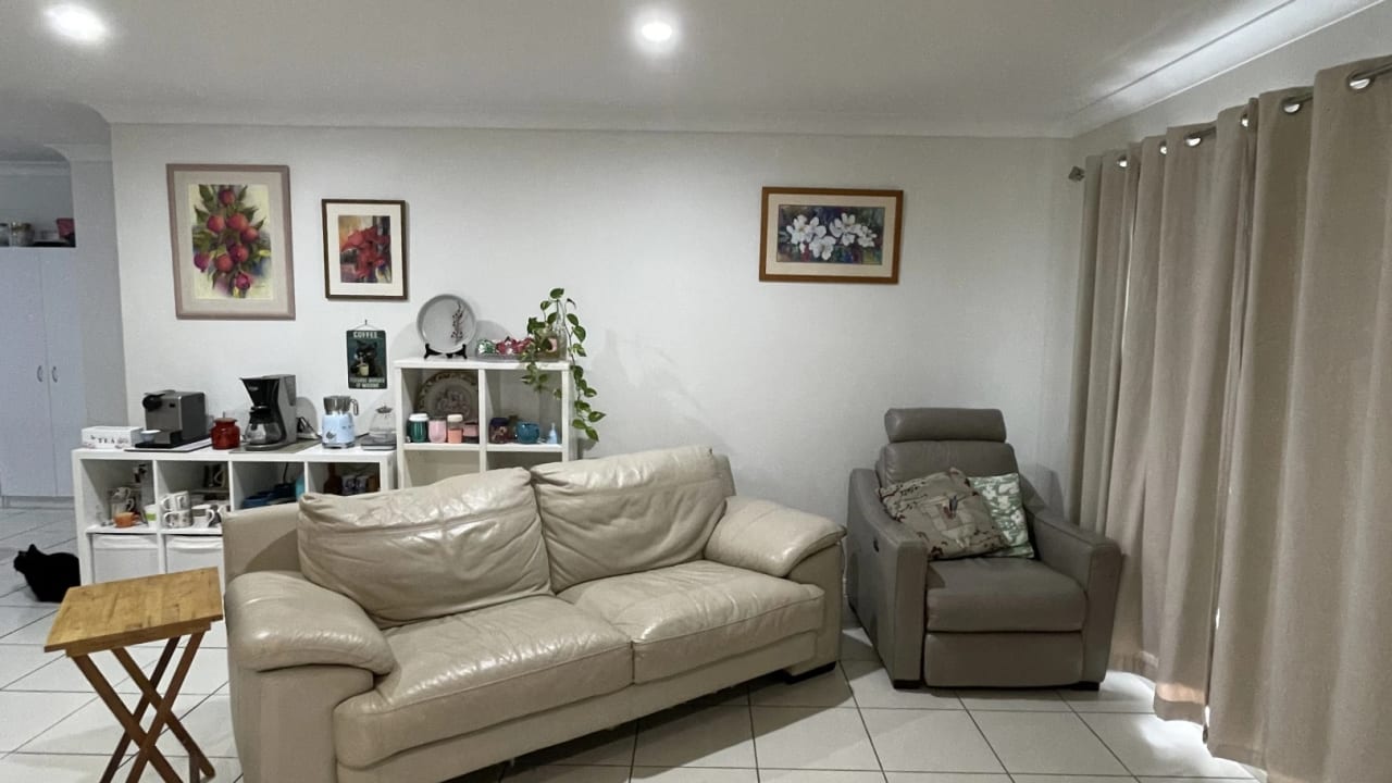 Room in a share house