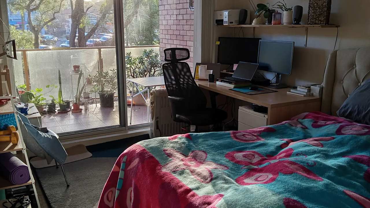 Furnished room in a flatshare
