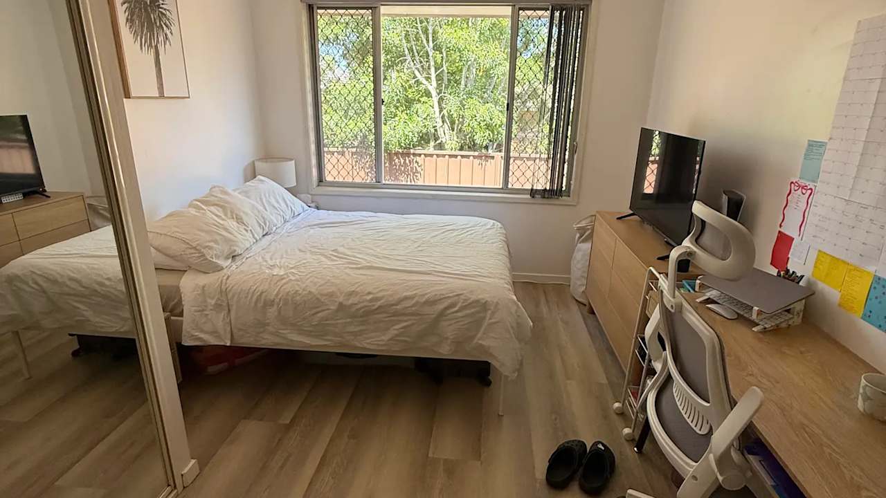 Unfurnished room in a share house