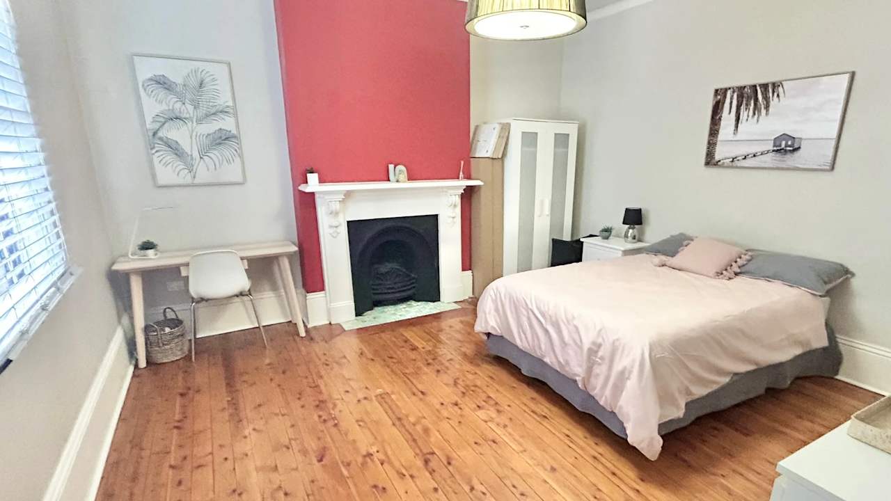 Furnished room in a share house