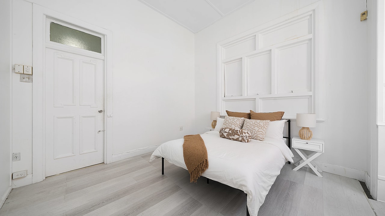 Room in a share house
