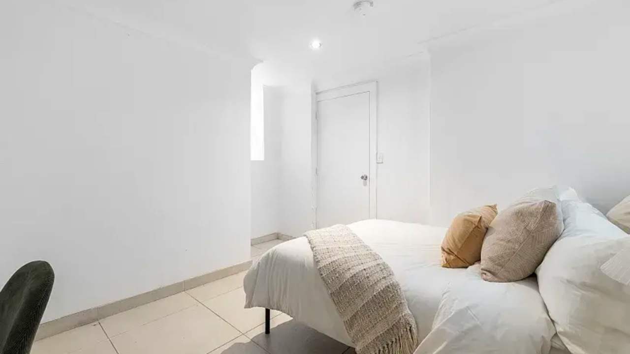 Room in a share house