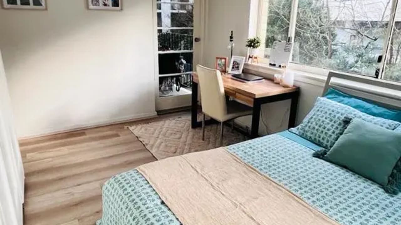 Furnished room in a flatshare