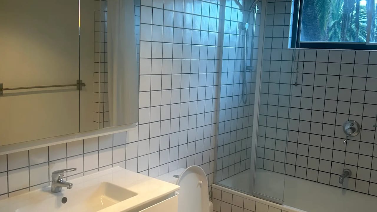 Furnished room in a flatshare