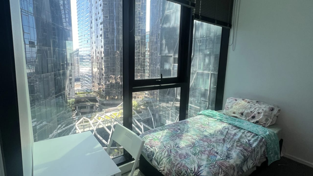 Furnished room in a flatshare