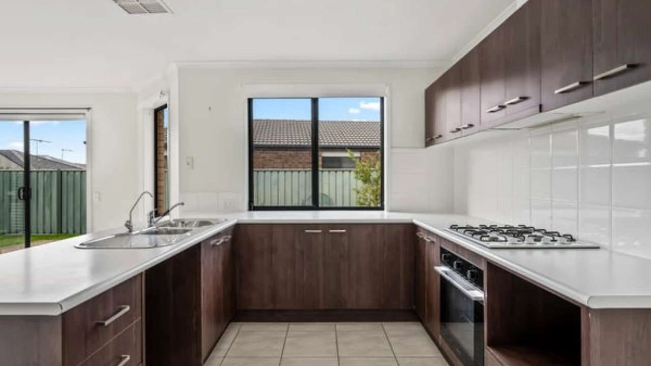 Unfurnished room in a share house