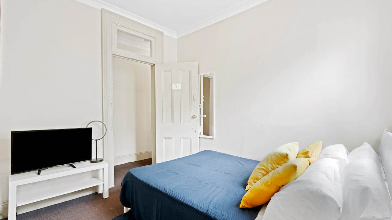 Furnished room in a share house