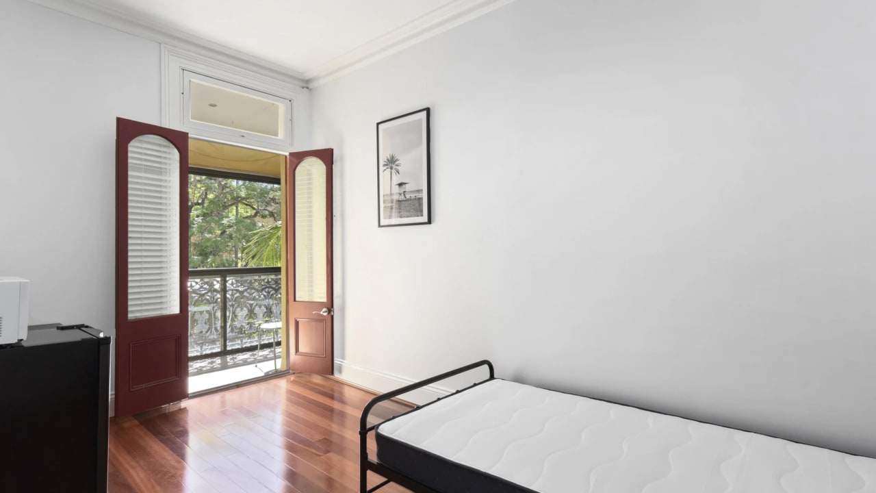 Furnished room in a share house