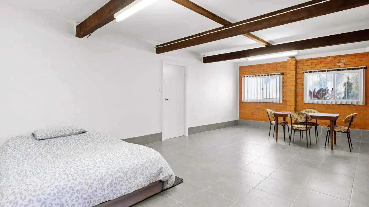 Room in a share house