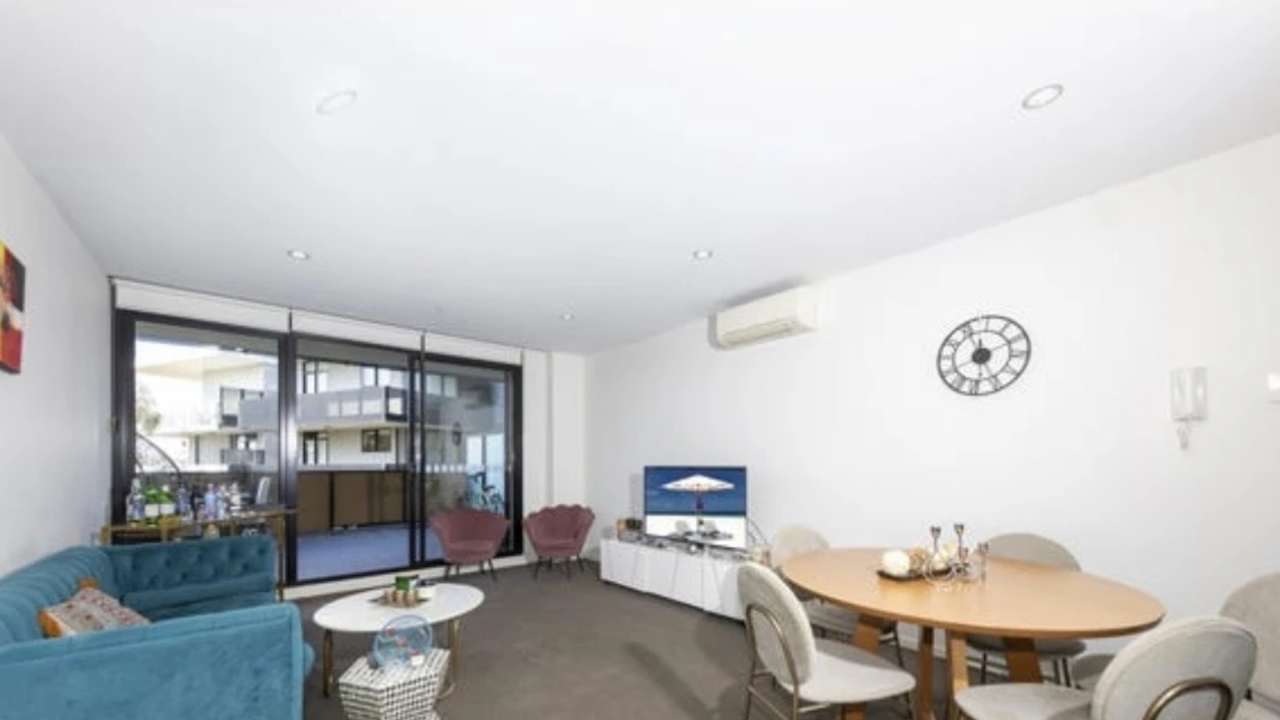 Unfurnished room with ensuite in a flatshare