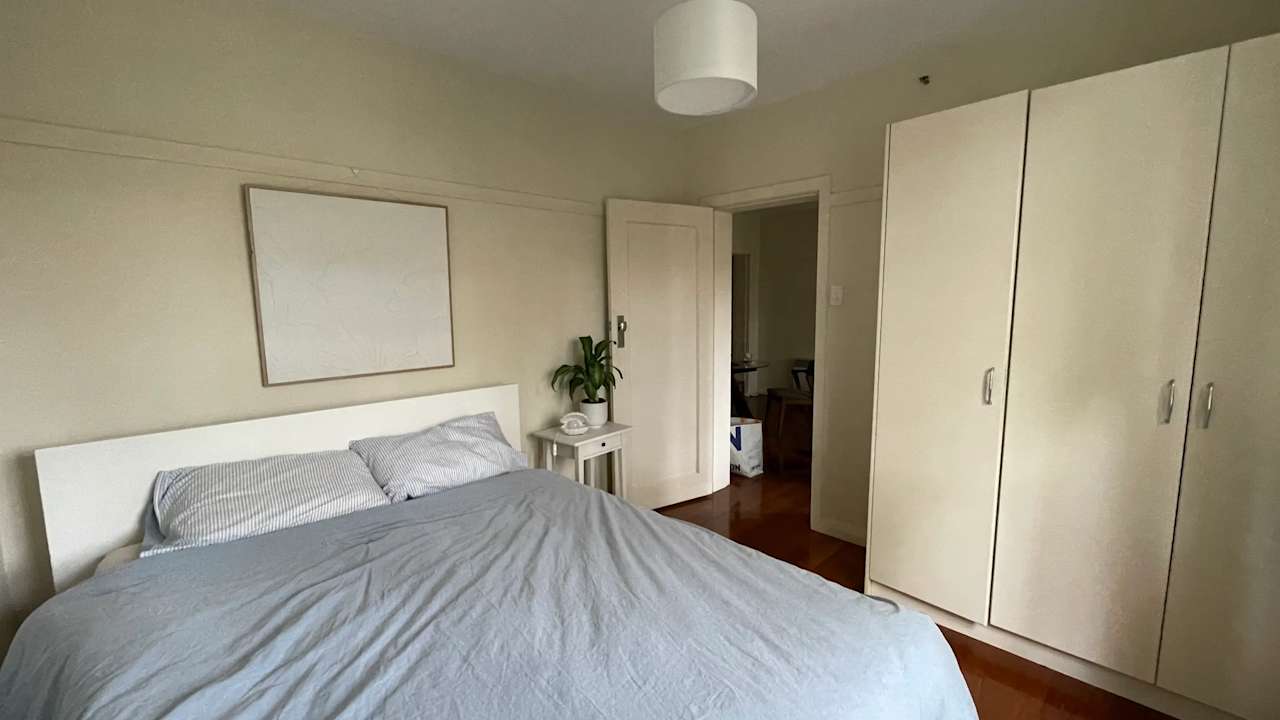 Furnished room in a flatshare
