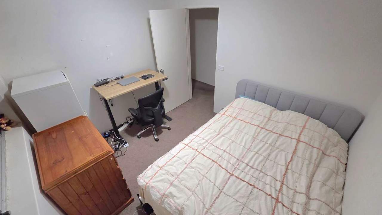 Furnished room in a flatshare