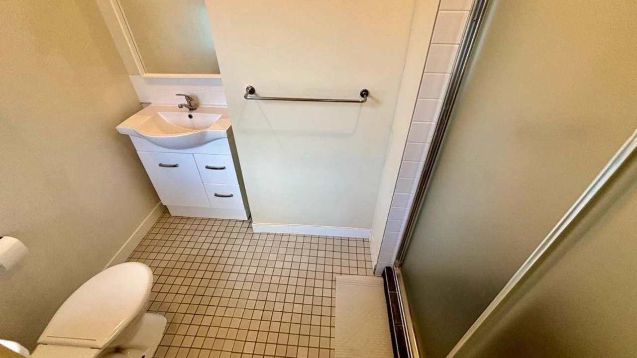 Room with ensuite in a share house