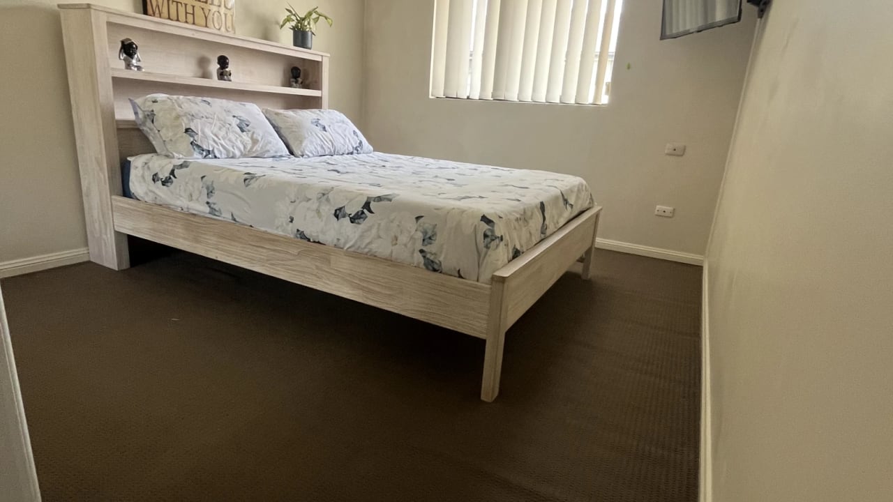 Room in a share house