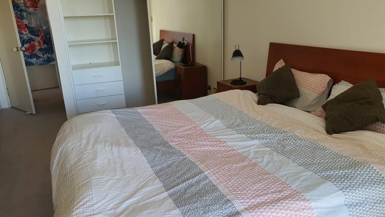 Furnished room with ensuite in a flatshare