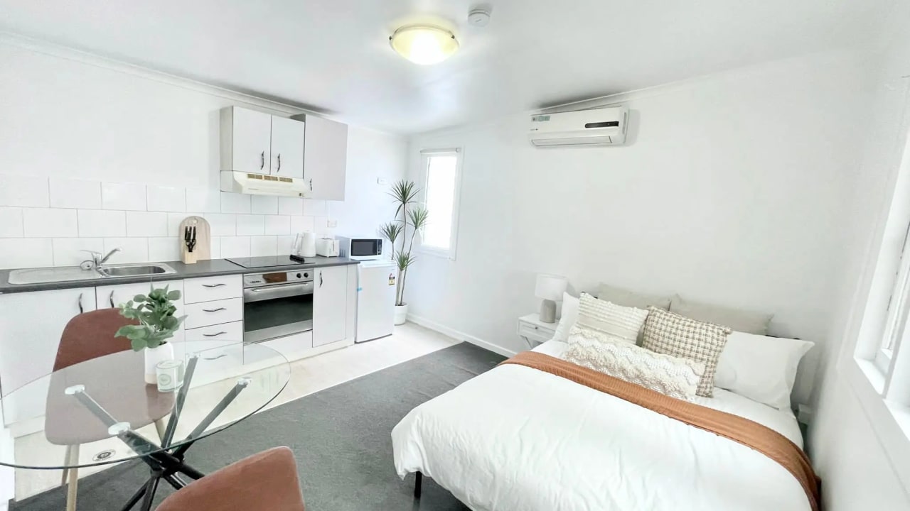 Room studio flat for rent