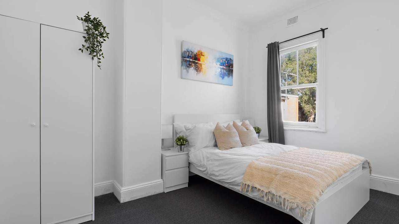 Furnished room in a share house
