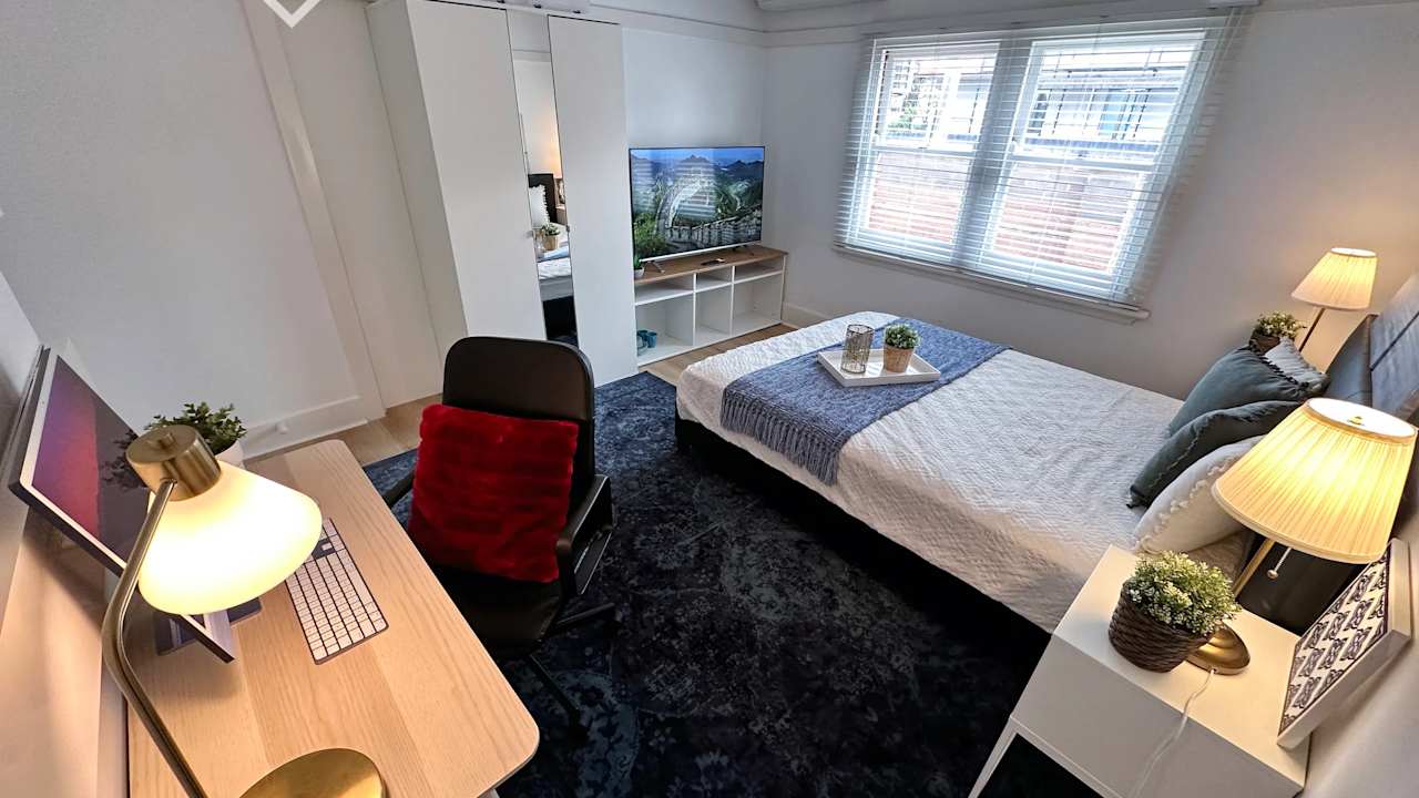 Furnished room in a share house