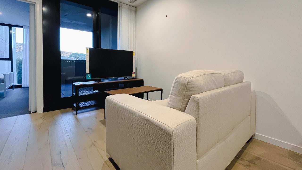 Furnished room with ensuite in a flatshare