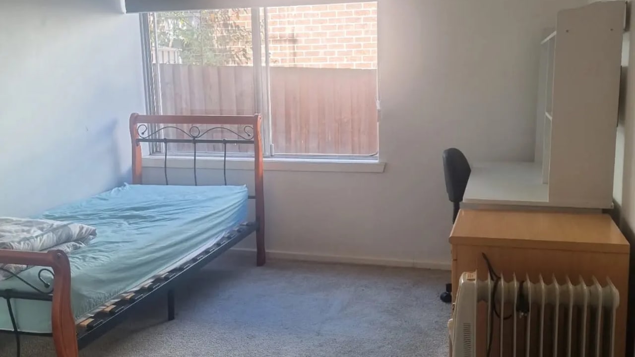 Room in a share house