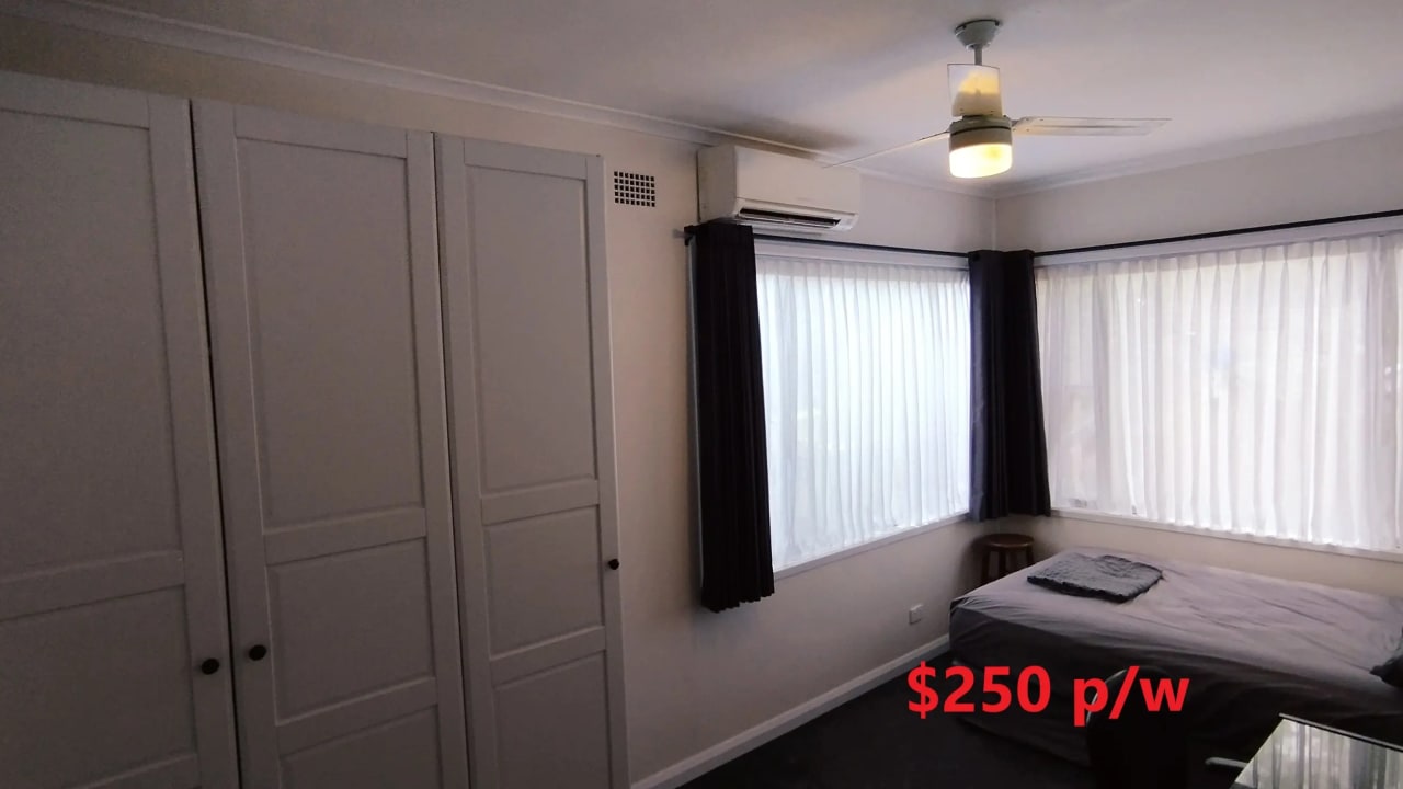 Furnished room in a share house