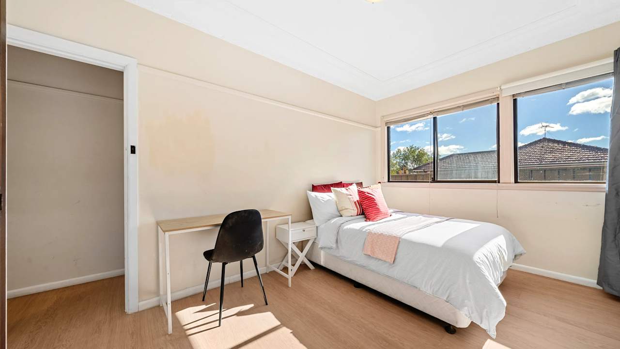 Room in a share house