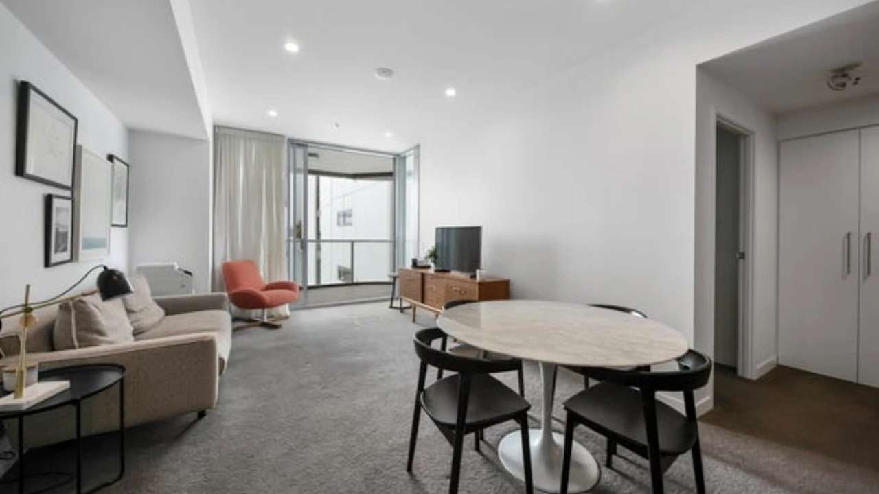 Furnished room with own bathroom