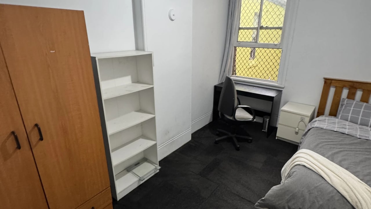 Furnished room in a share house