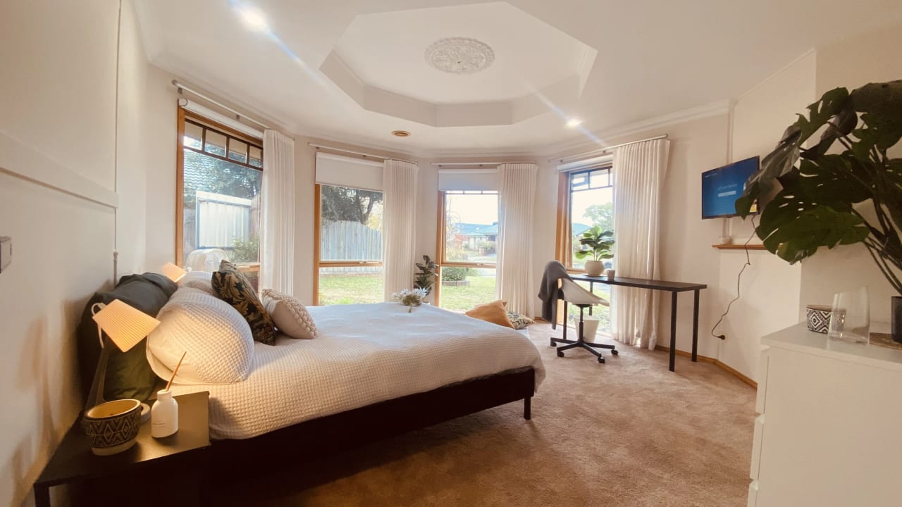 Furnished room in a share house