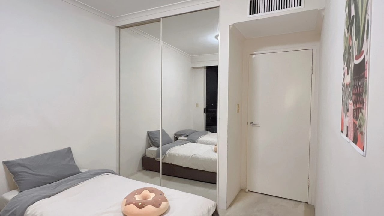 Furnished room in a flatshare