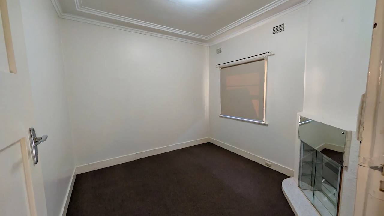 Room in a share house