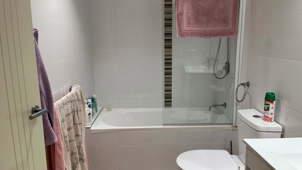Unfurnished room with own bathroom