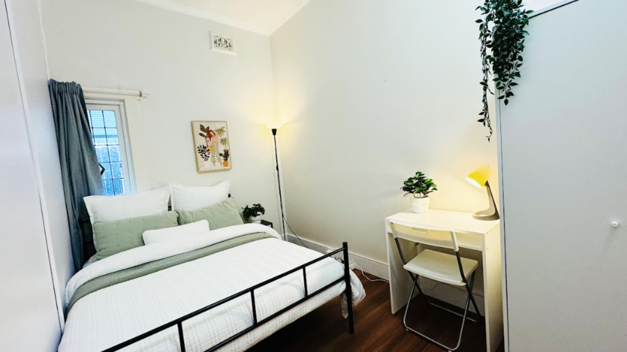 Furnished room in a share house