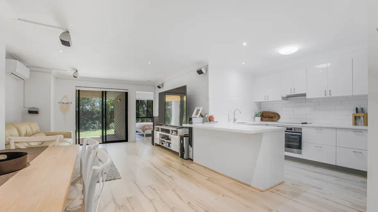 Room in a share house