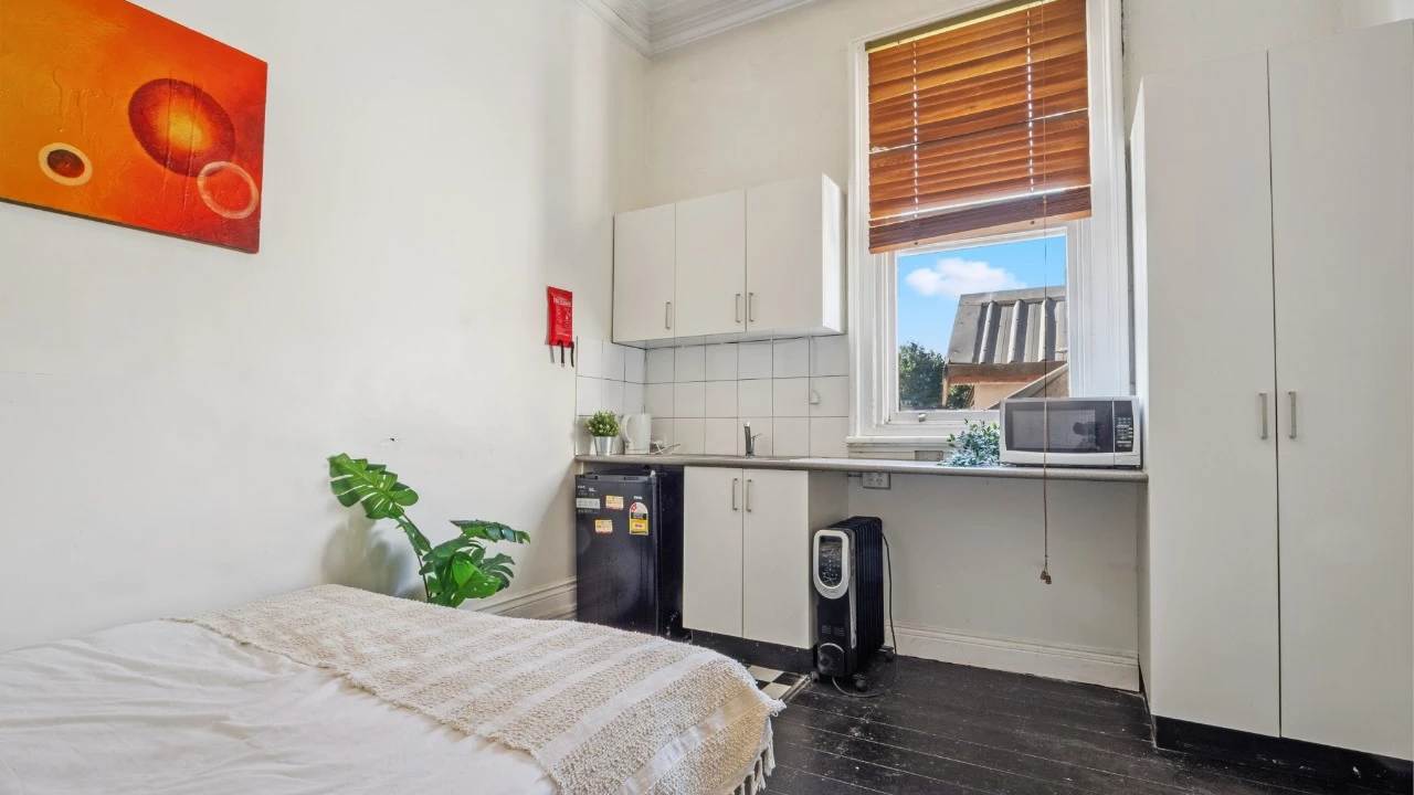 Furnished room in a share house