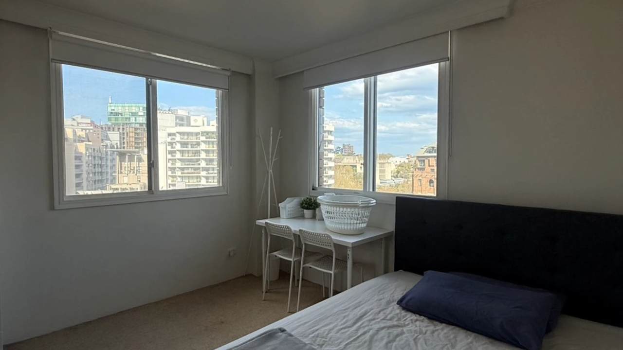 Furnished room in a flatshare