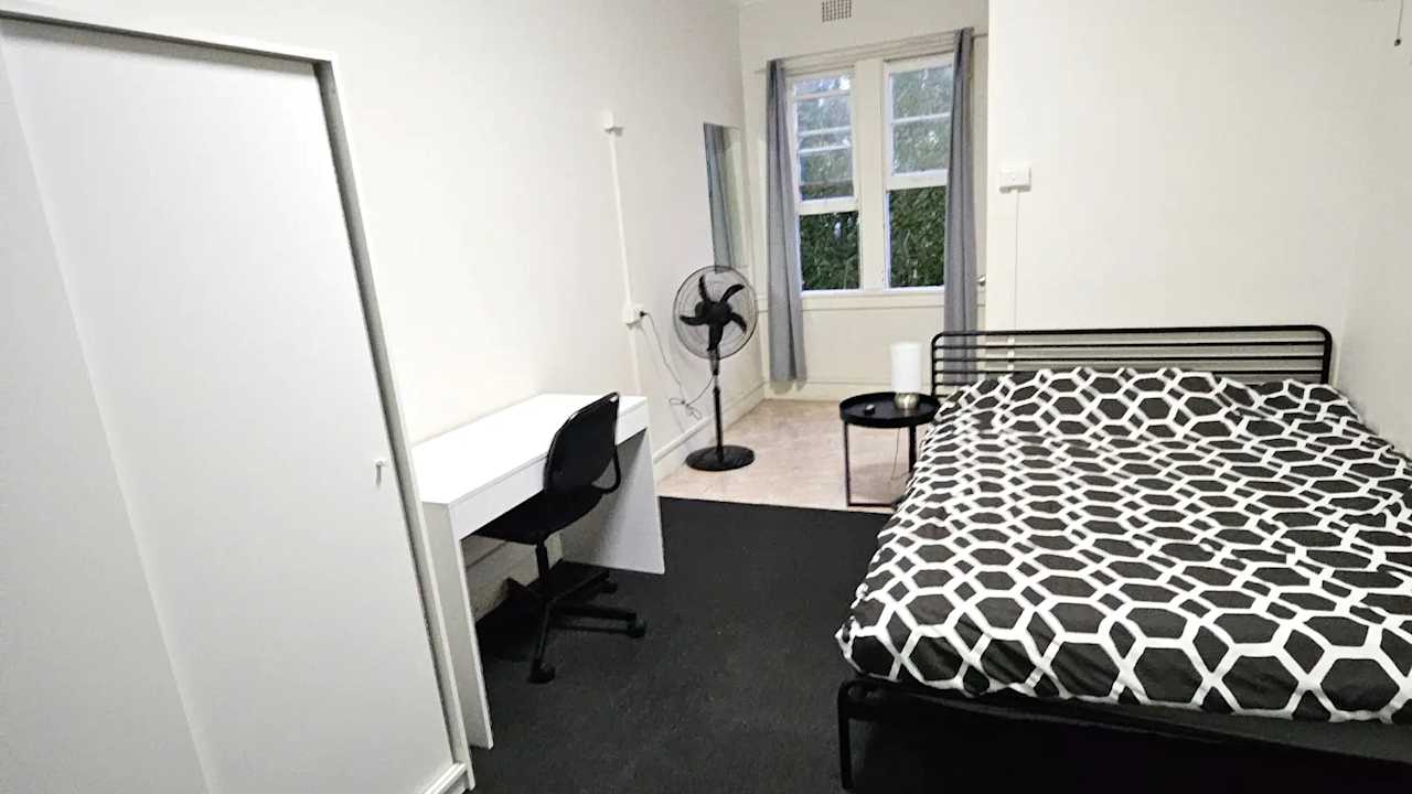 Furnished room in a flatshare
