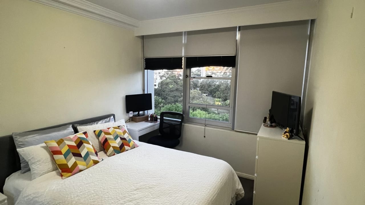 Furnished room in a flatshare