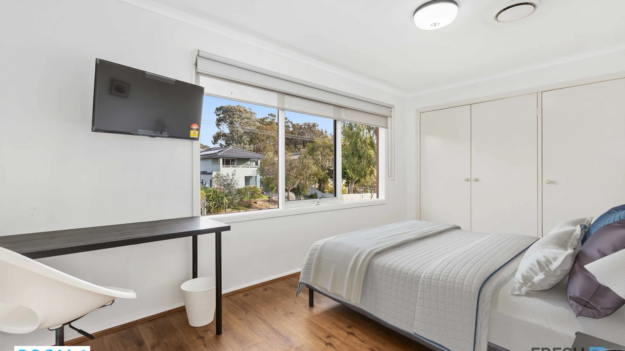 Furnished room in a share house
