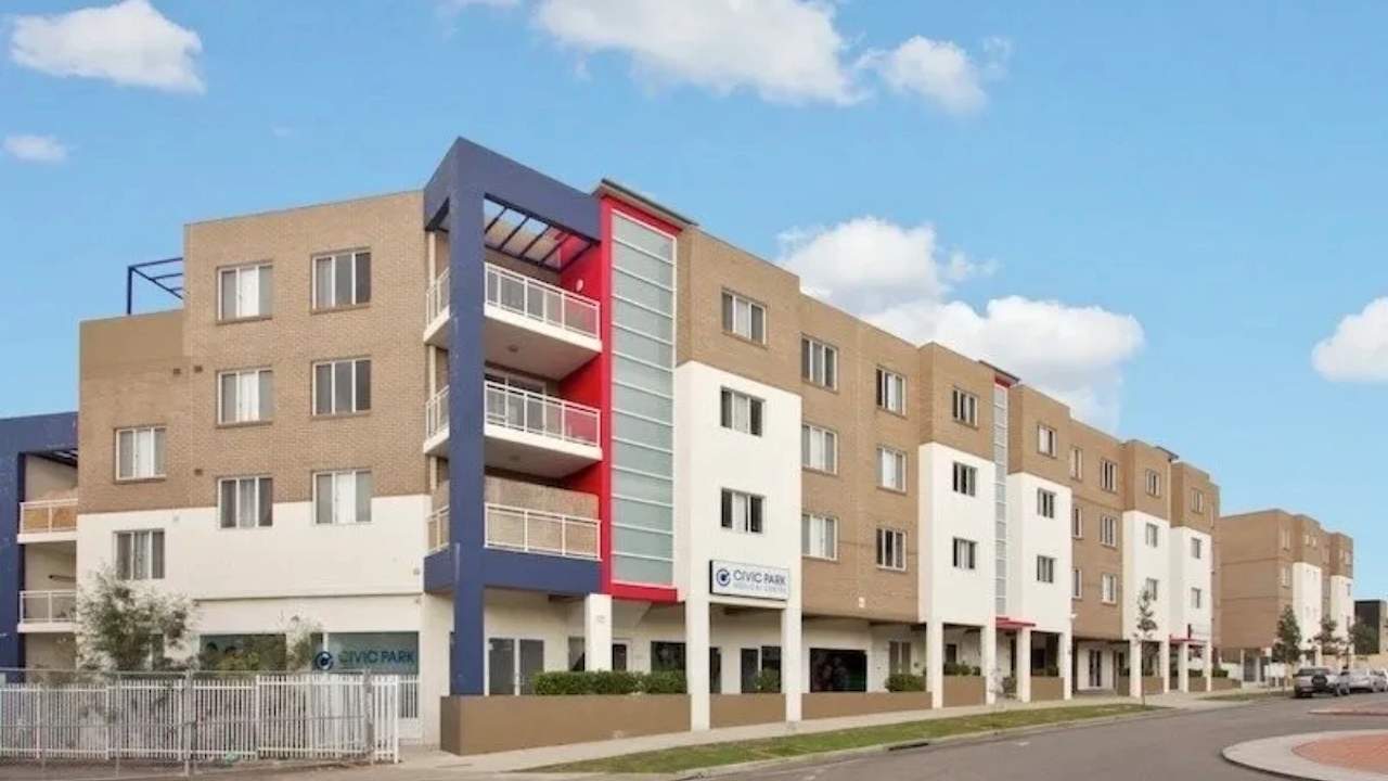 Unfurnished room with own bathroom