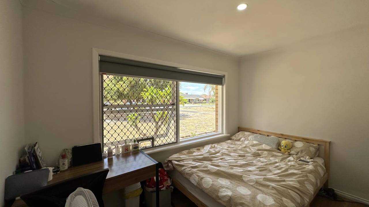 Furnished room in a share house