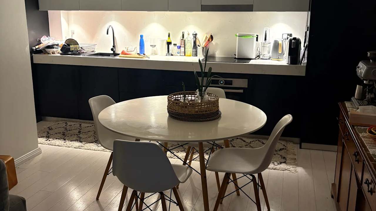 Furnished room in a flatshare