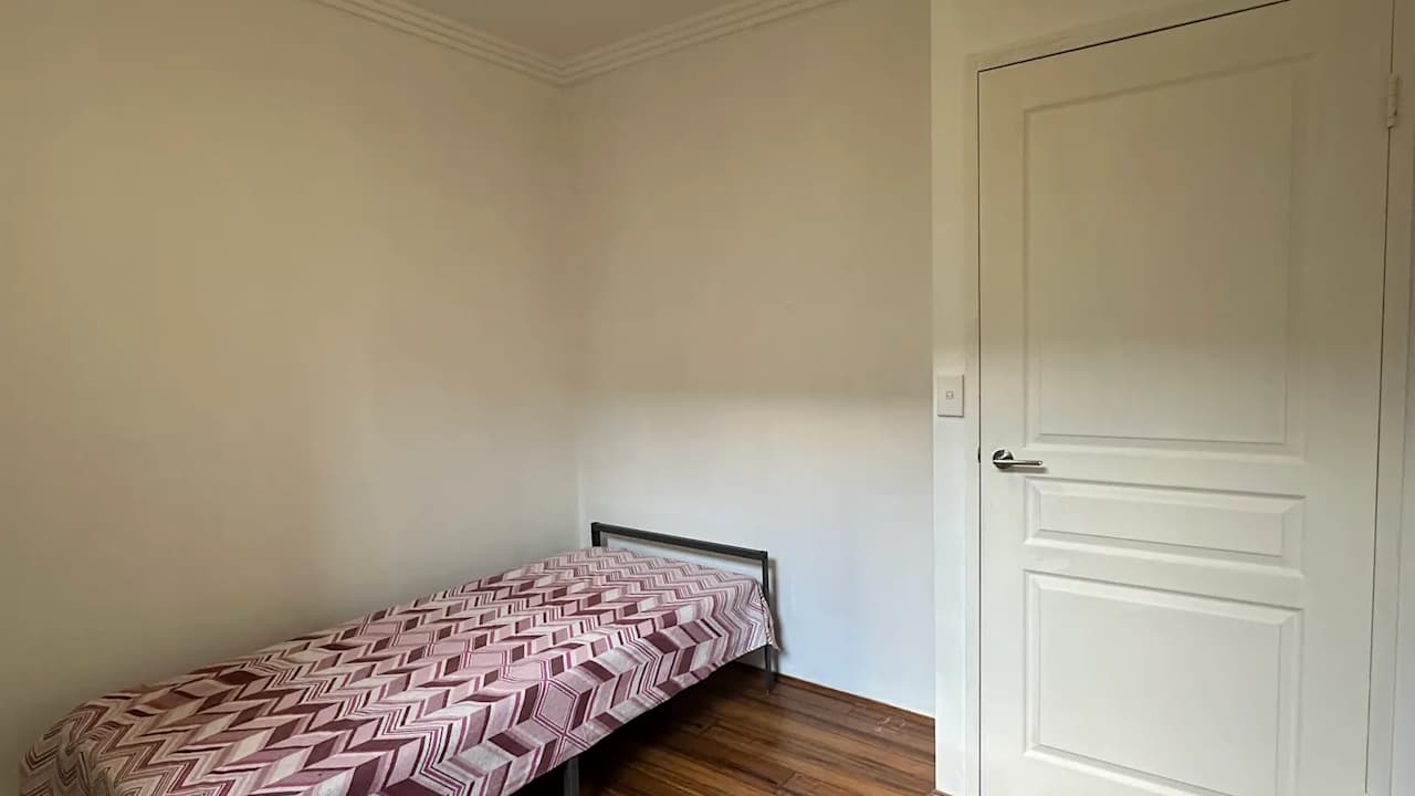 Furnished room in a flatshare
