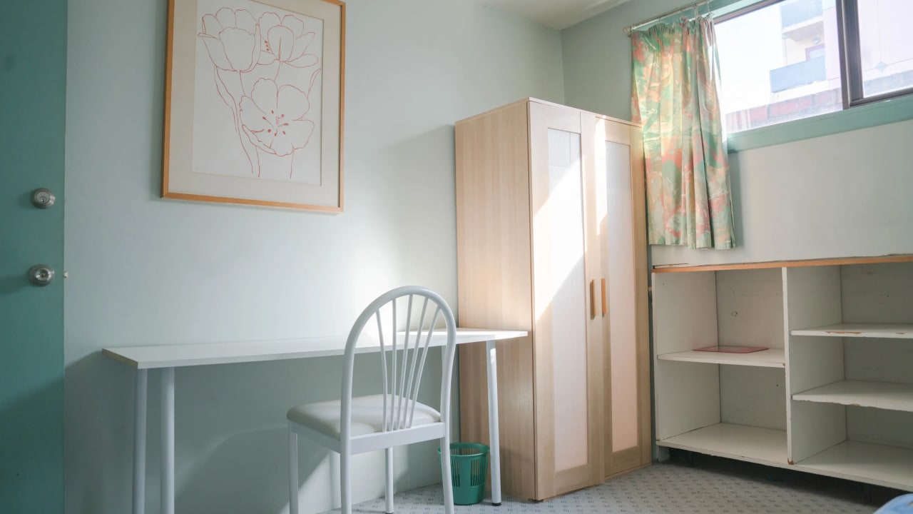 Furnished room in a share house