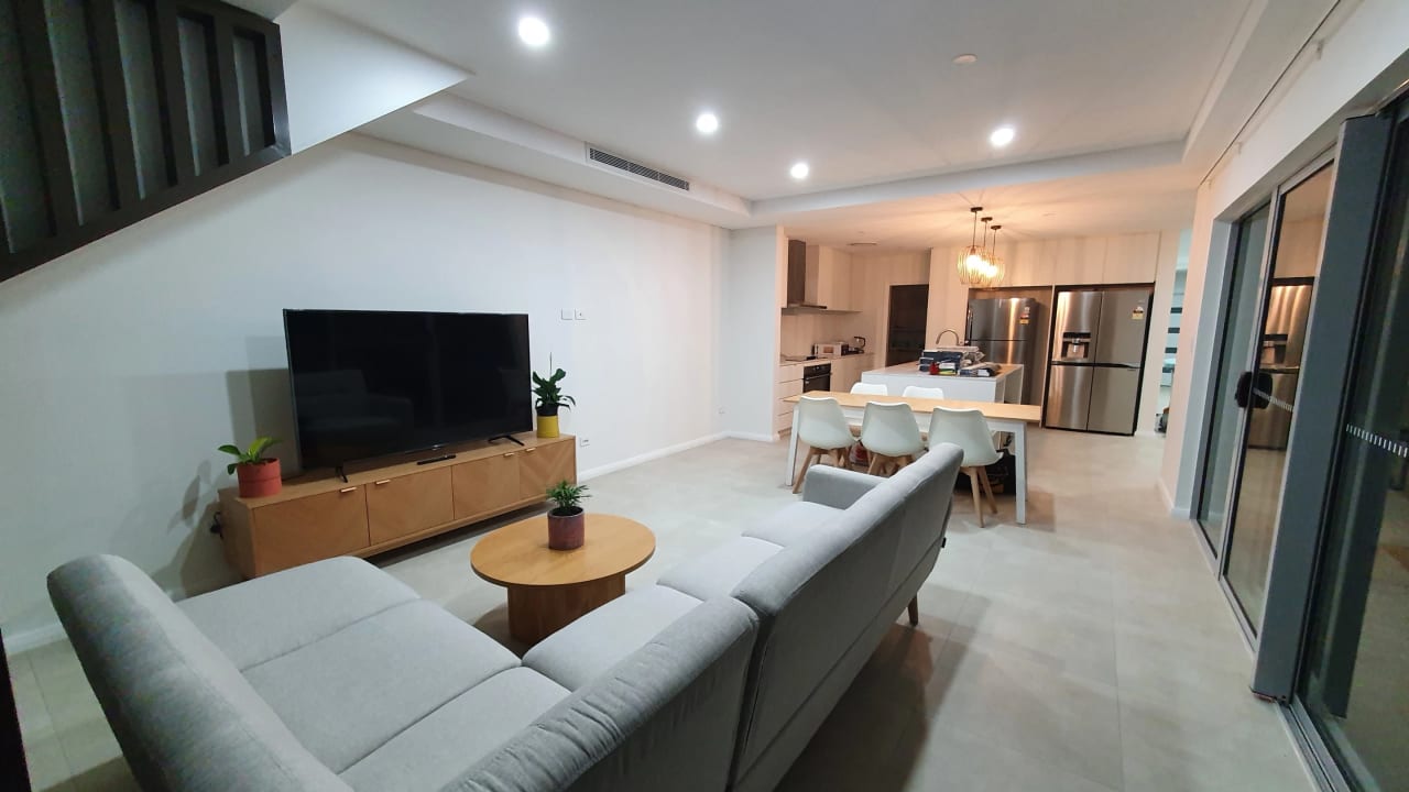 Unfurnished room with own bathroom