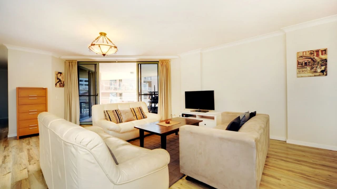 Furnished room in a flatshare