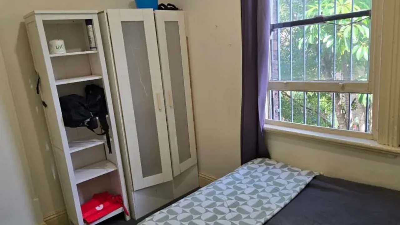 Furnished room in a share house