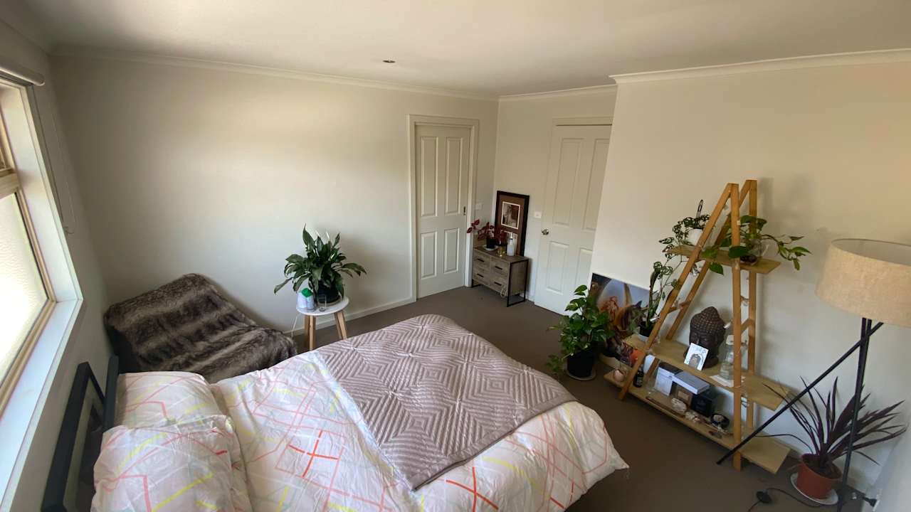 Room in a share house