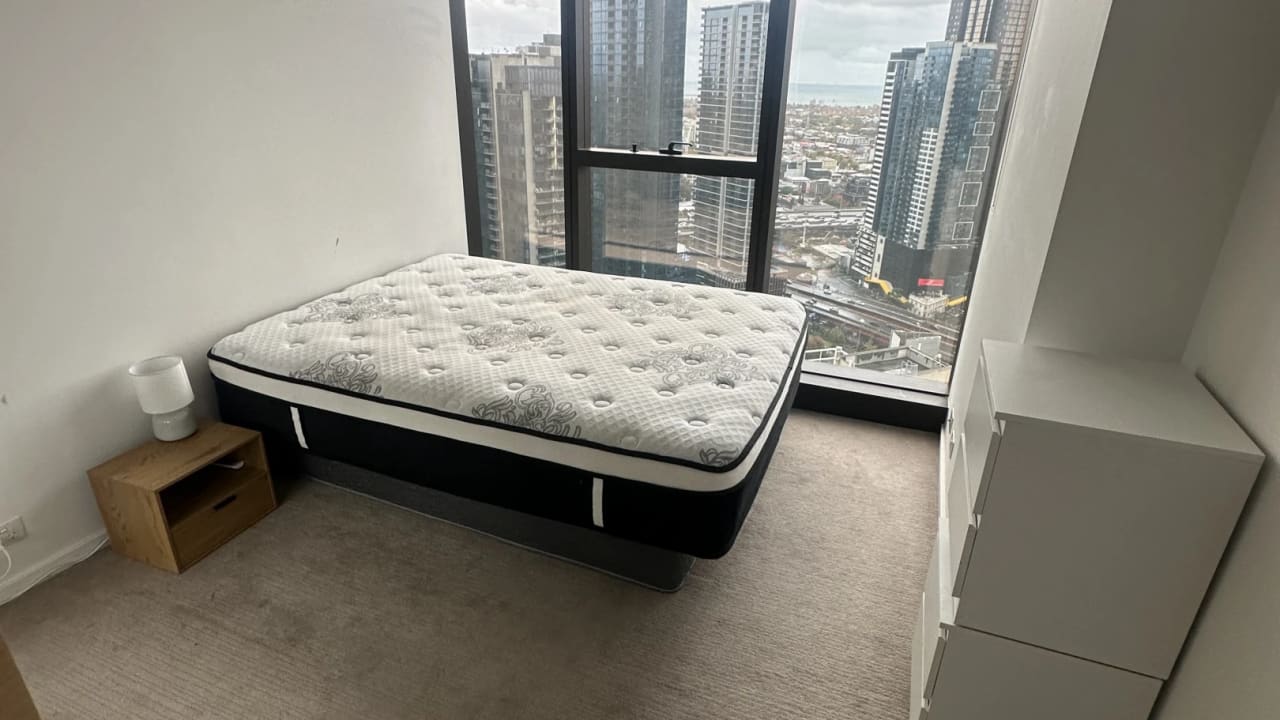 Furnished room in a flatshare