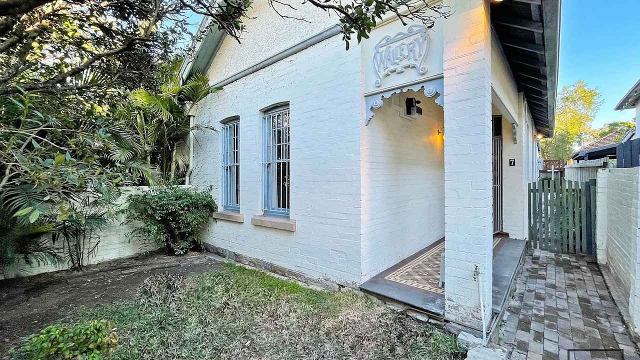 Whole property with 2 rooms for rent